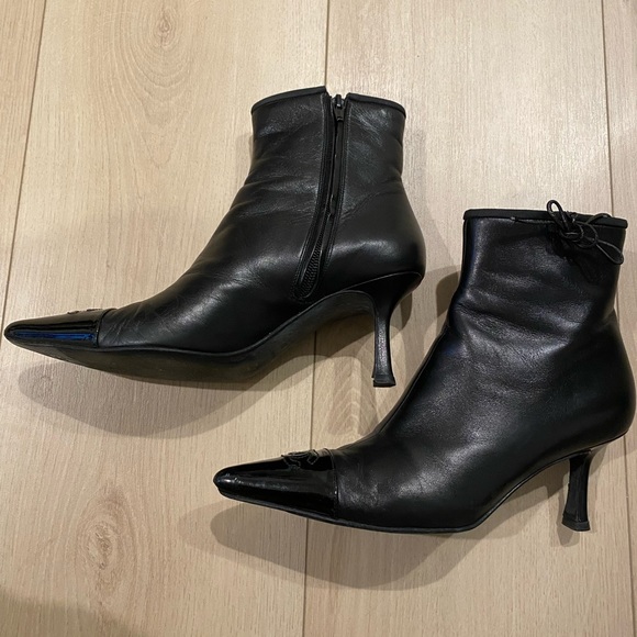 Gorgeous Chanel vintage booties - Picture 8 of 15